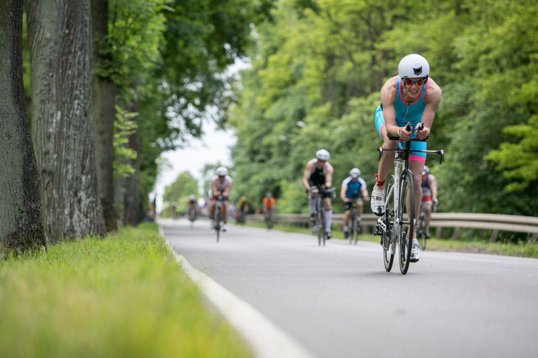 Ania Wiese pędzi na rowerze Trek! :)